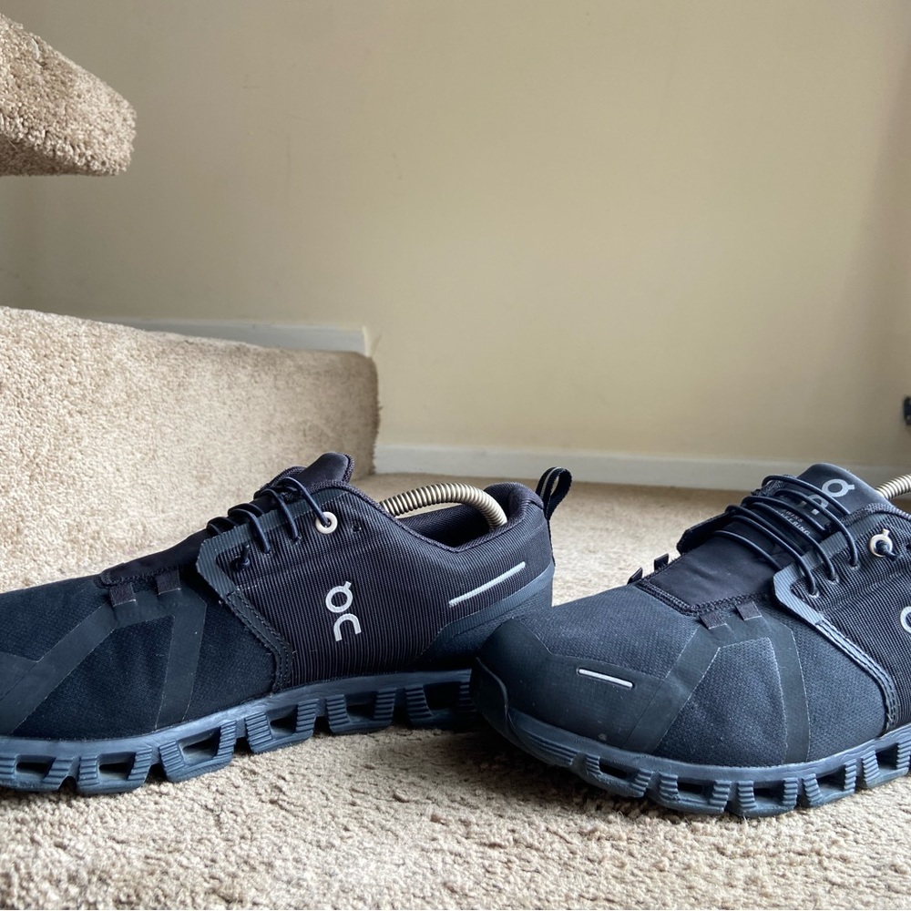On Running Men's Black Running Shoes